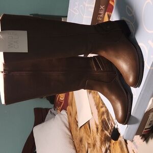 NIB brown wide leg Lifestride boots